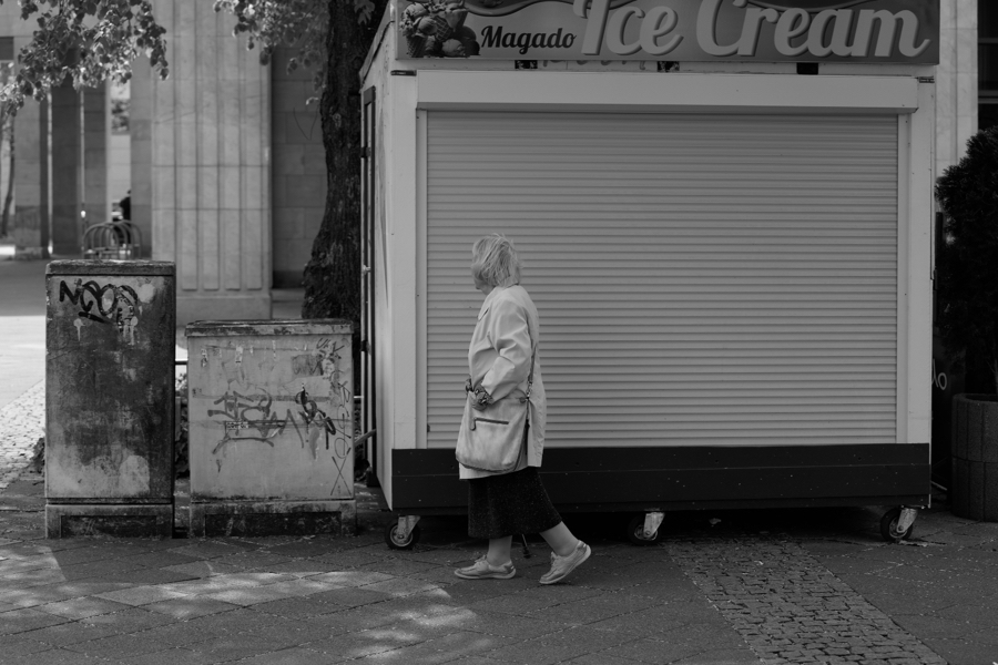 Noch kein Eis, Ernst-Reuter-Allee, Ende April